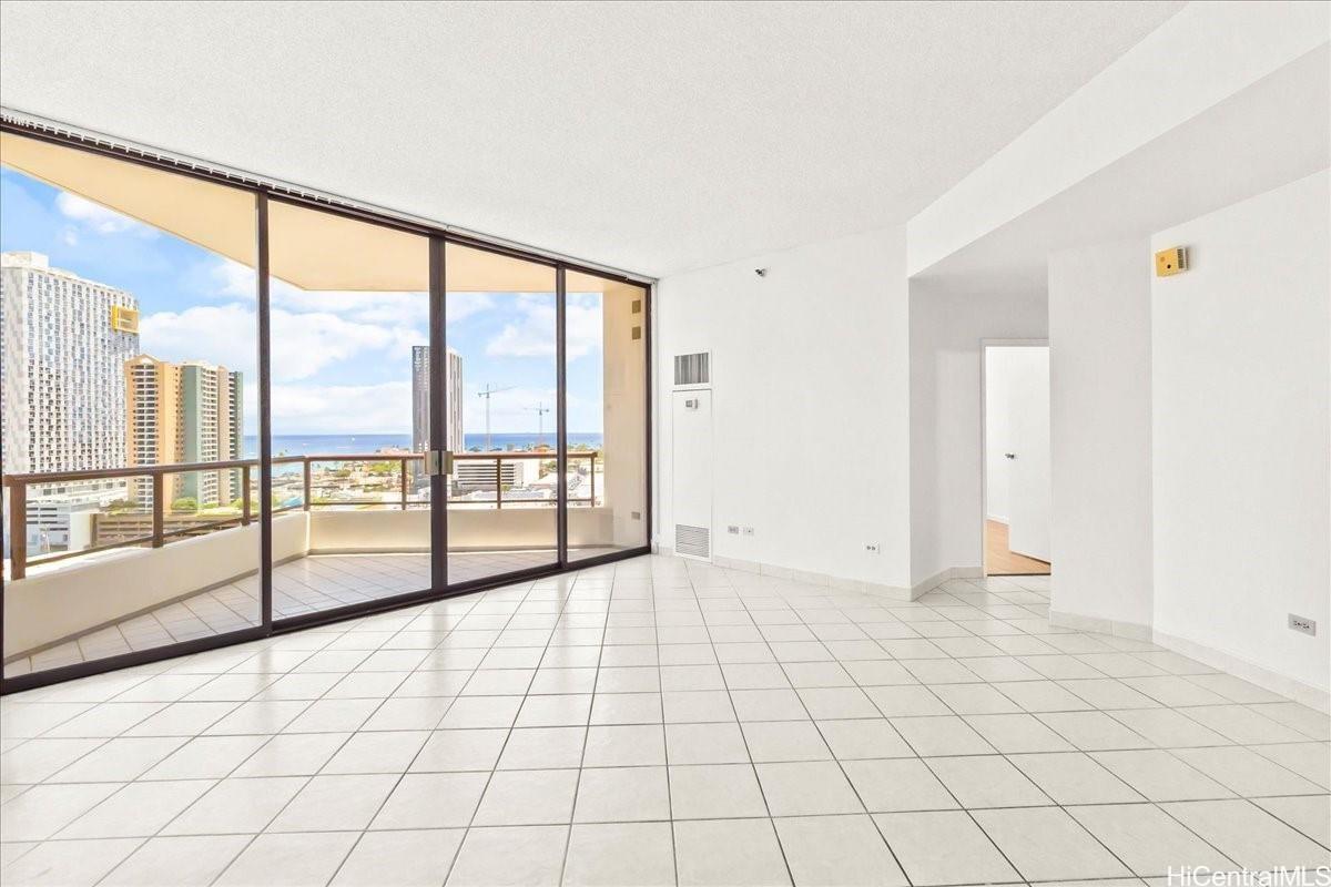 Imperial Plaza condo # 1802, Honolulu, Hawaii - photo 6 of 25