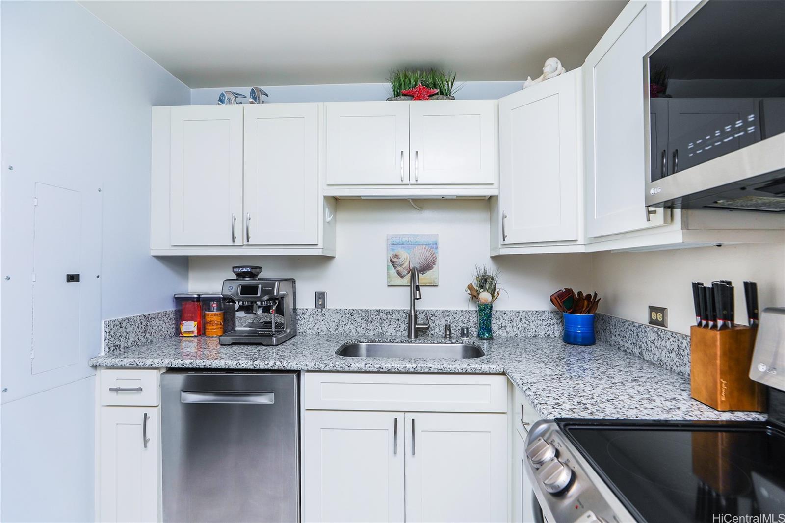 Imperial Plaza condo # 2601, Honolulu, Hawaii - photo 10 of 25