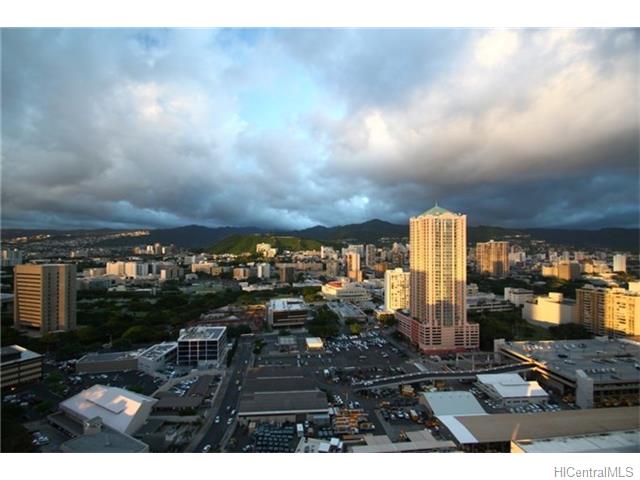 Imperial Plaza condo # 3005, Honolulu, Hawaii - photo 2 of 16
