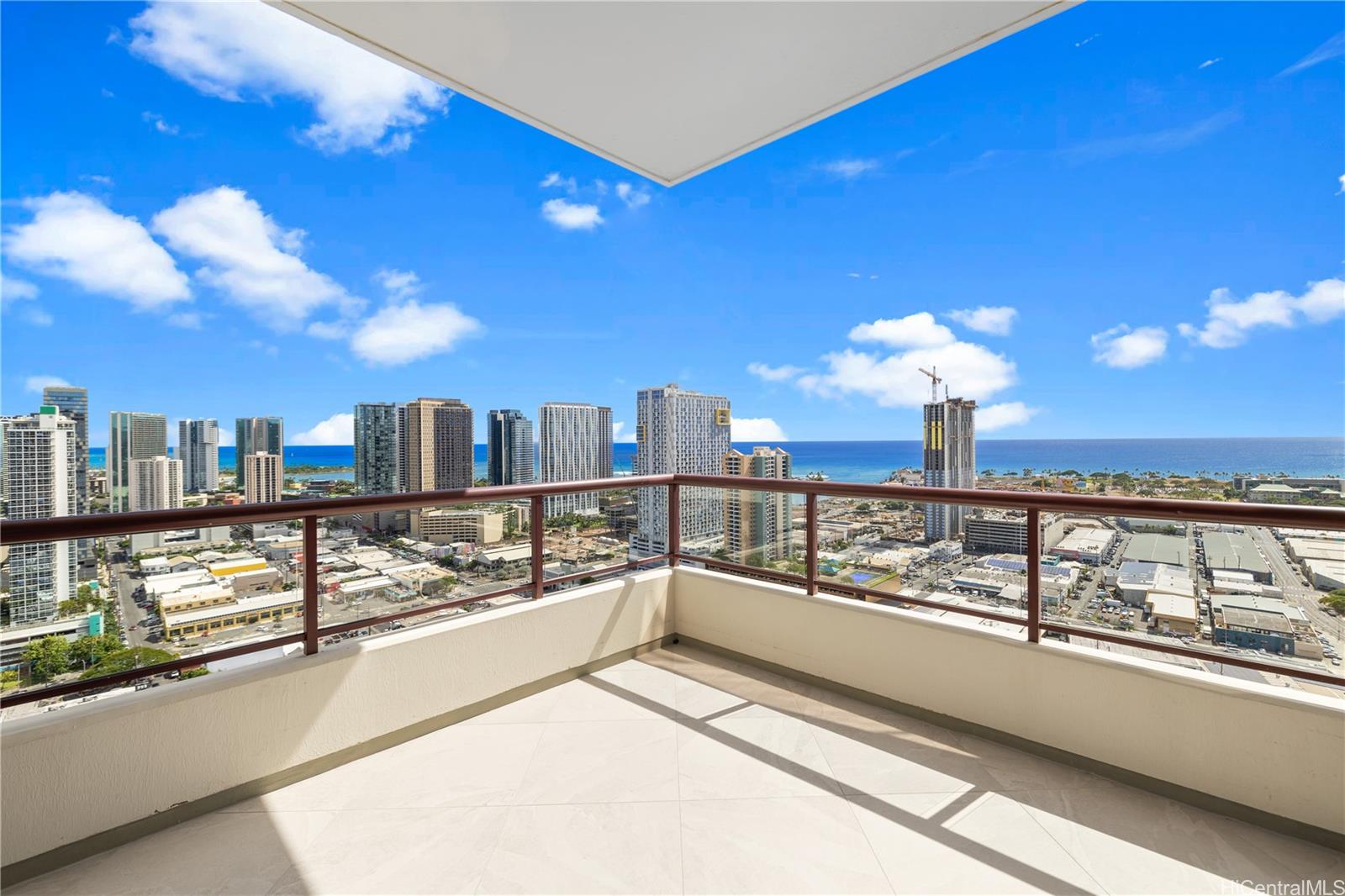 Imperial Plaza condo # 3102, Honolulu, Hawaii - photo 2 of 25