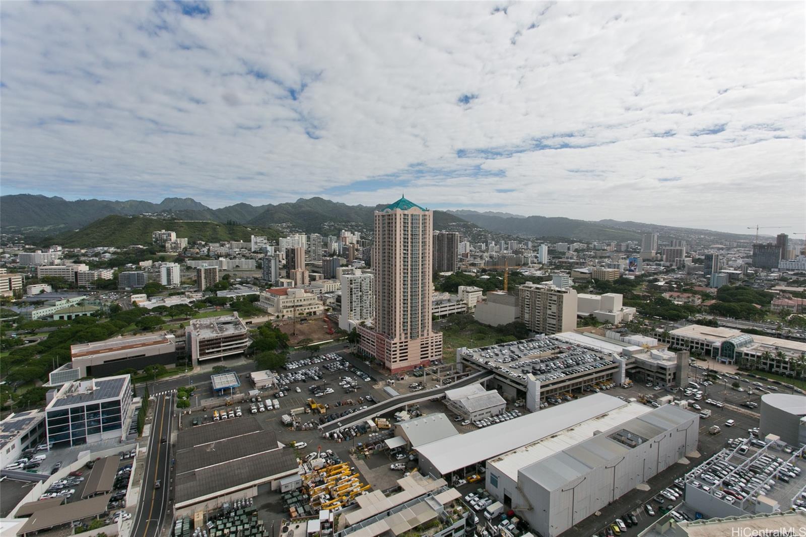 Imperial Plaza condo # 3304, Honolulu, Hawaii - photo 16 of 17