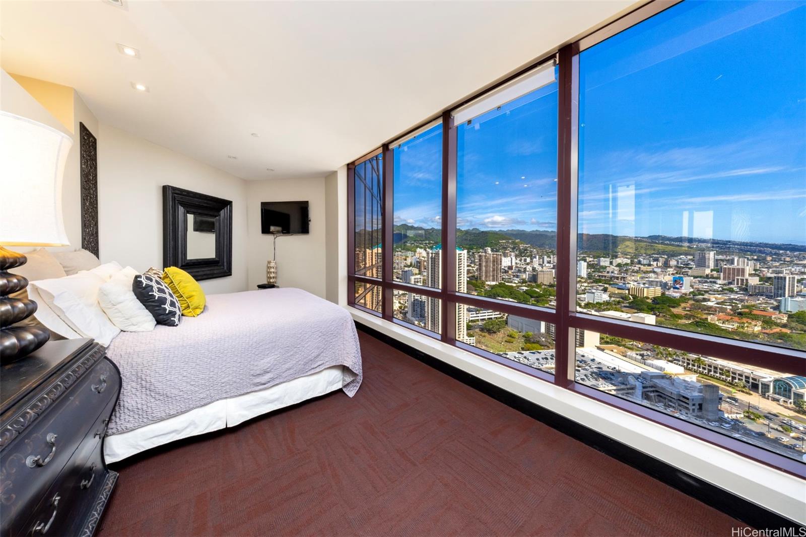 Imperial Plaza condo # 3901, Honolulu, Hawaii - photo 20 of 21