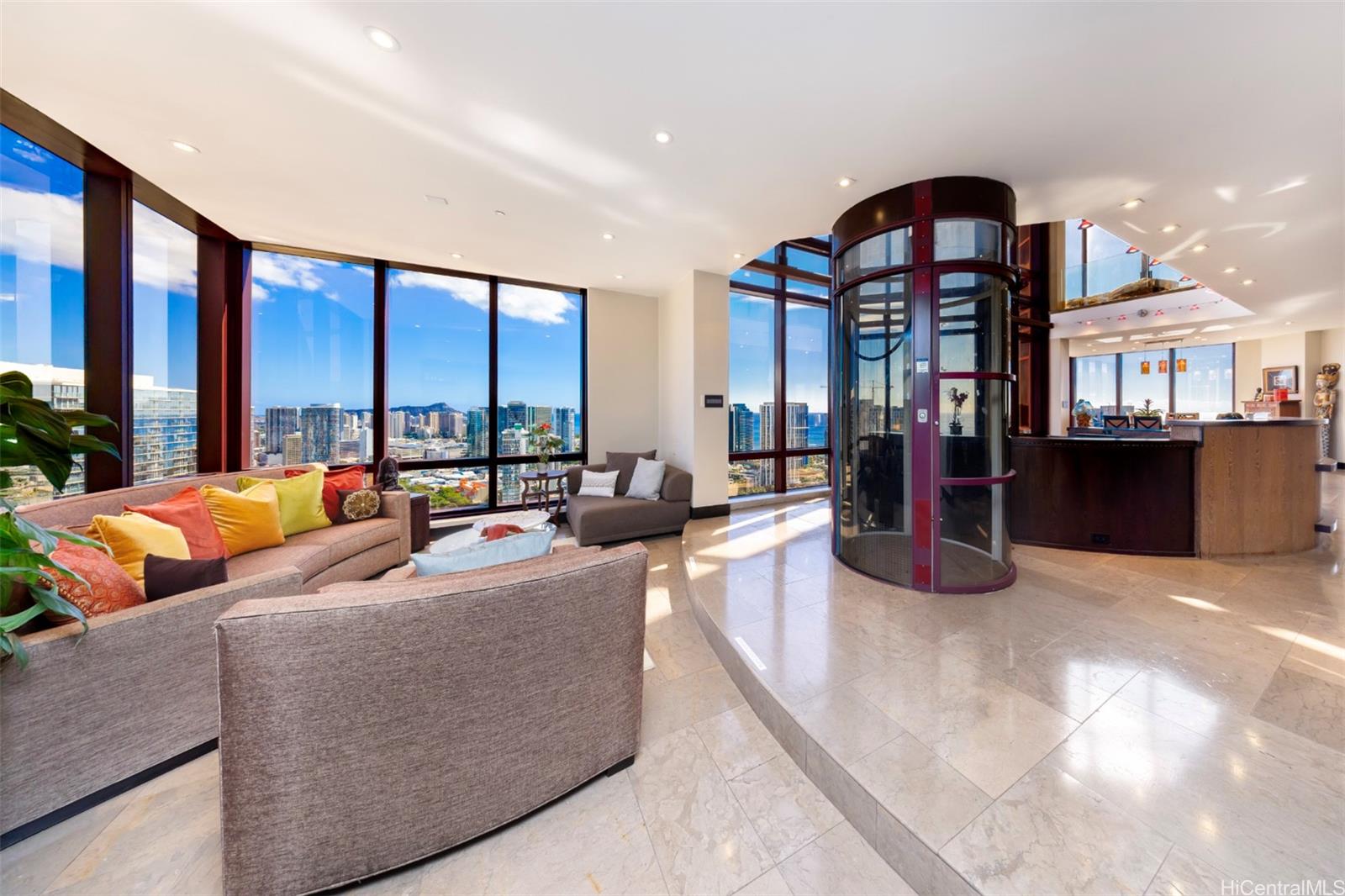 Imperial Plaza condo # 3901, Honolulu, Hawaii - photo 4 of 21