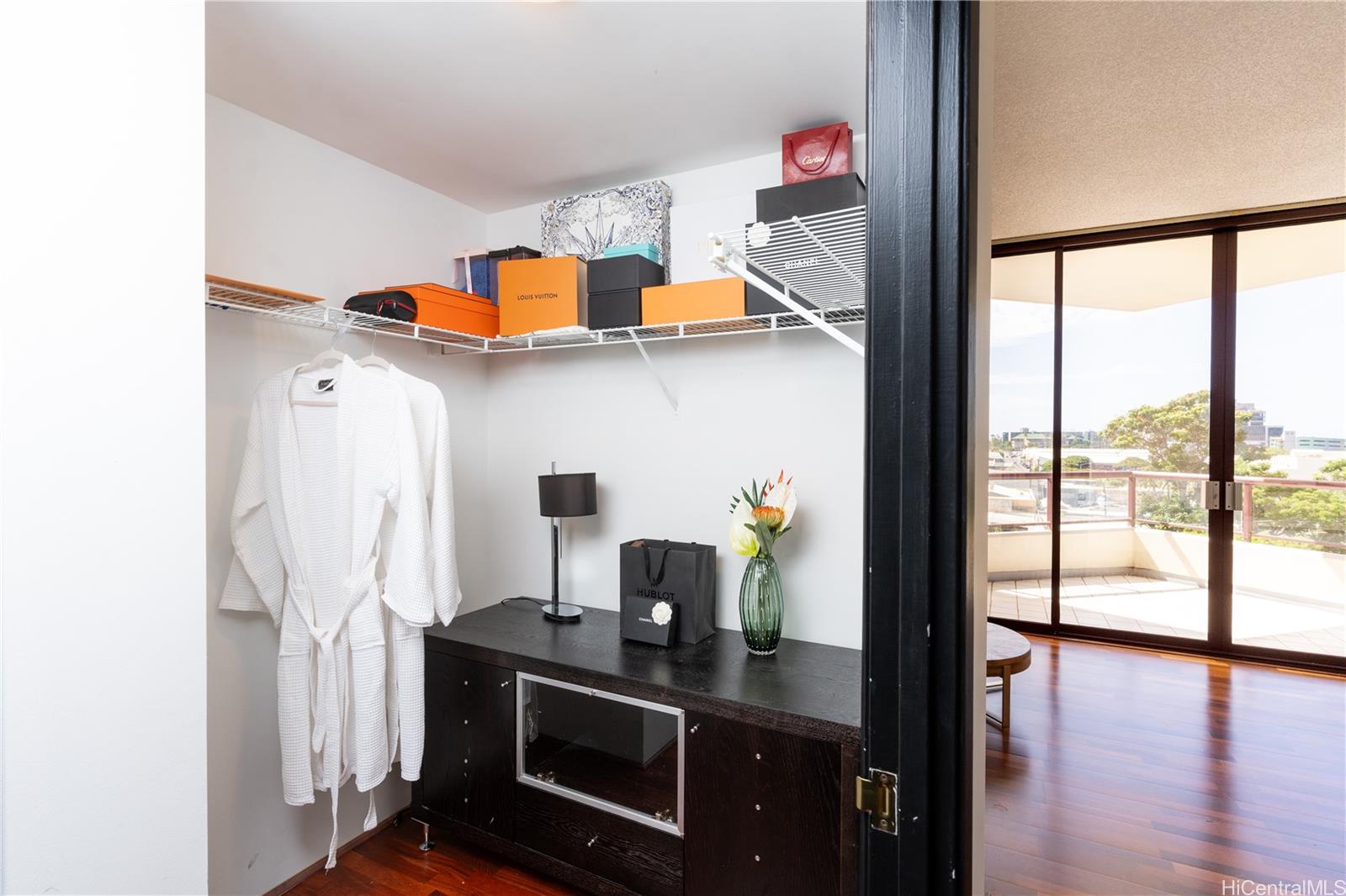 725 Kapiolani Blvd townhouse # 617, Honolulu, Hawaii - photo 11 of 18