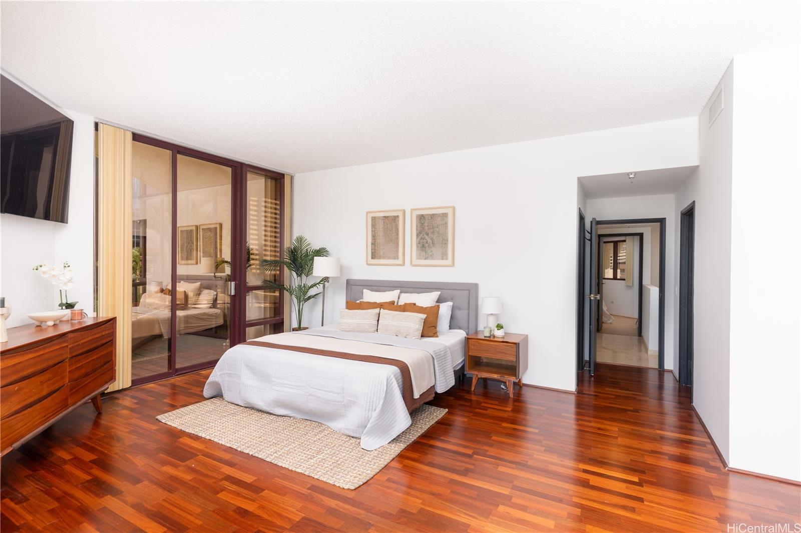 725 Kapiolani Blvd townhouse # 617, Honolulu, Hawaii - photo 8 of 18