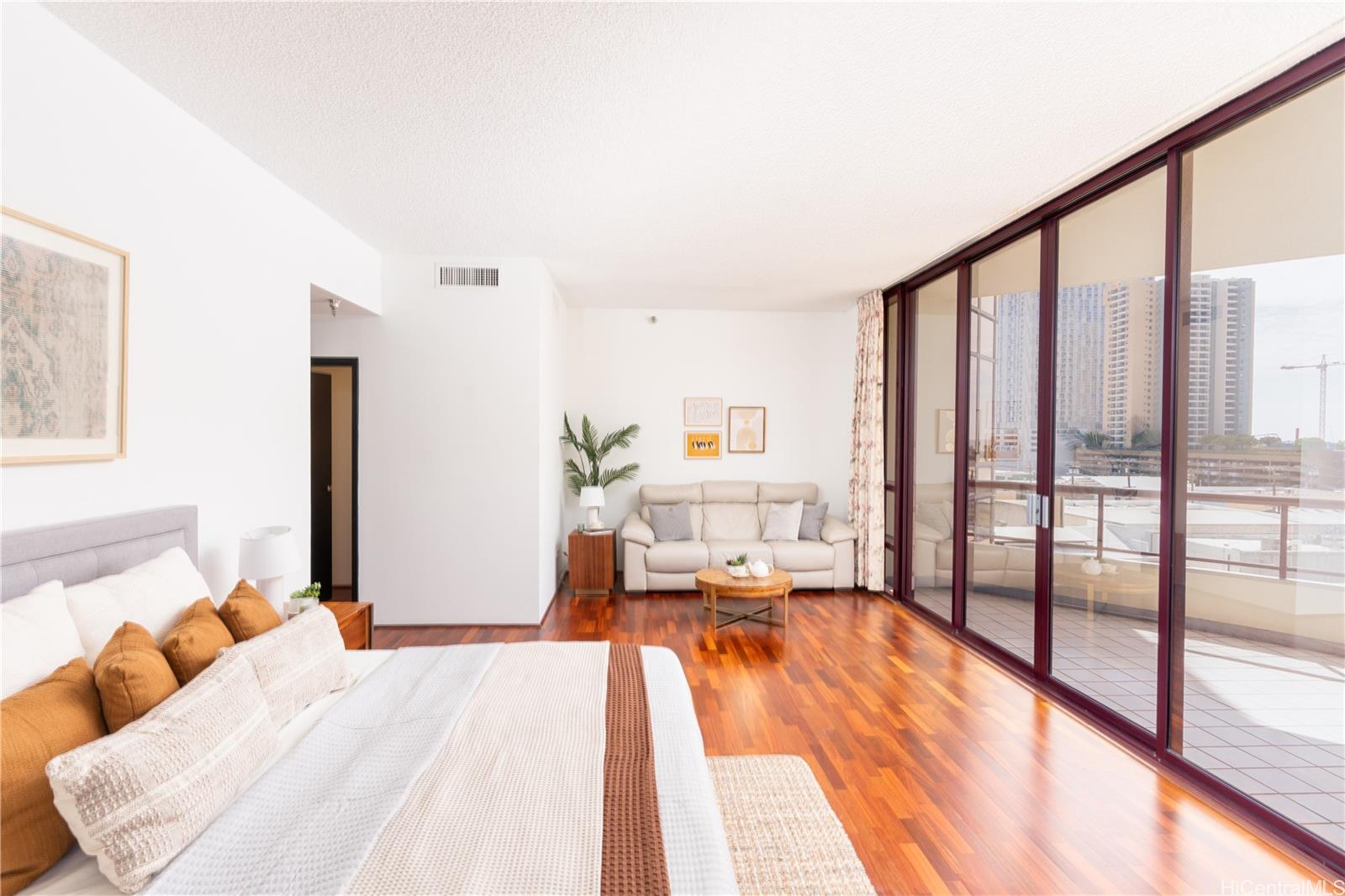 725 Kapiolani Blvd townhouse # 617, Honolulu, Hawaii - photo 9 of 18