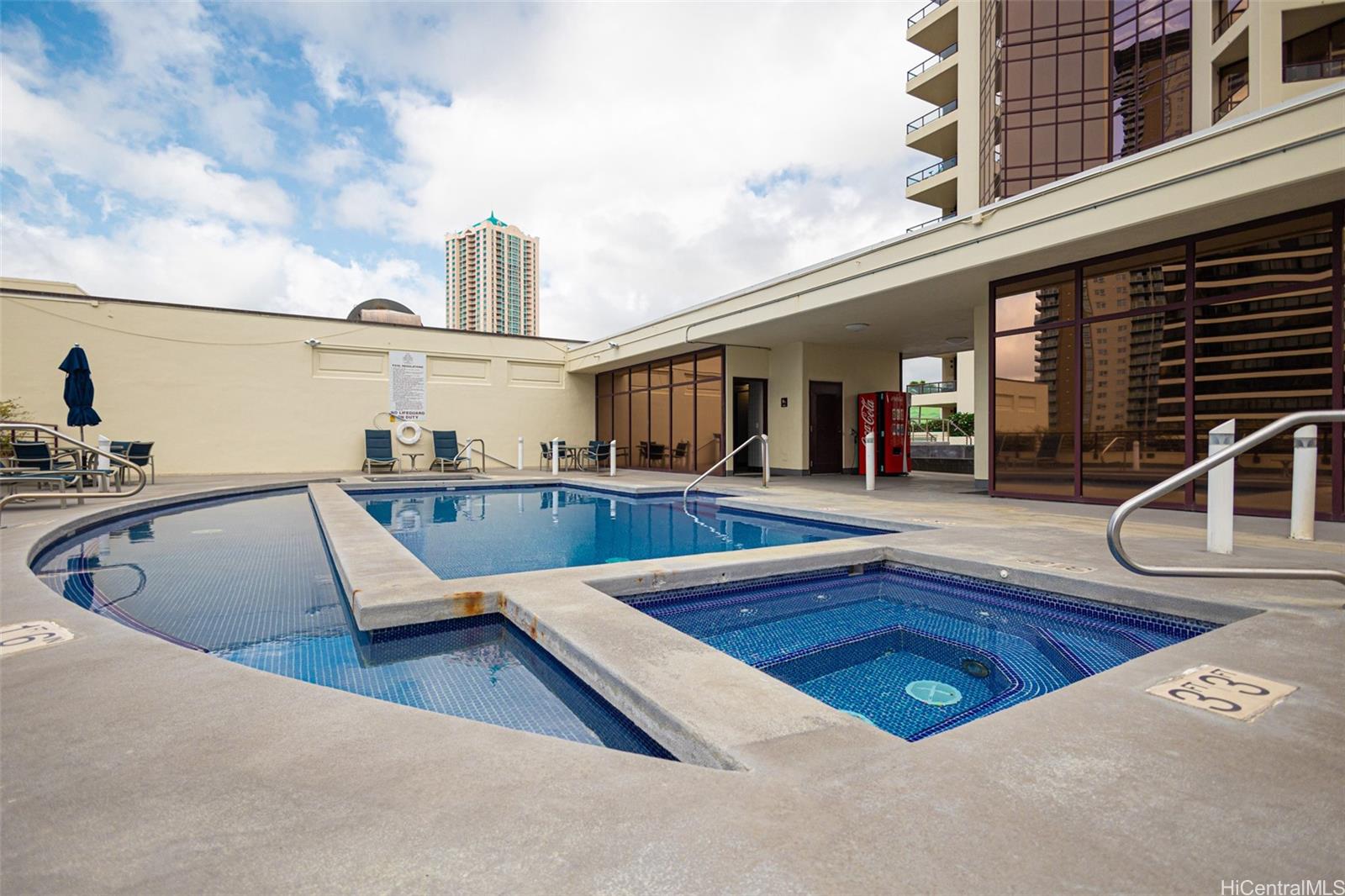 Imperial Plaza condo # 806, Honolulu, Hawaii - photo 17 of 25