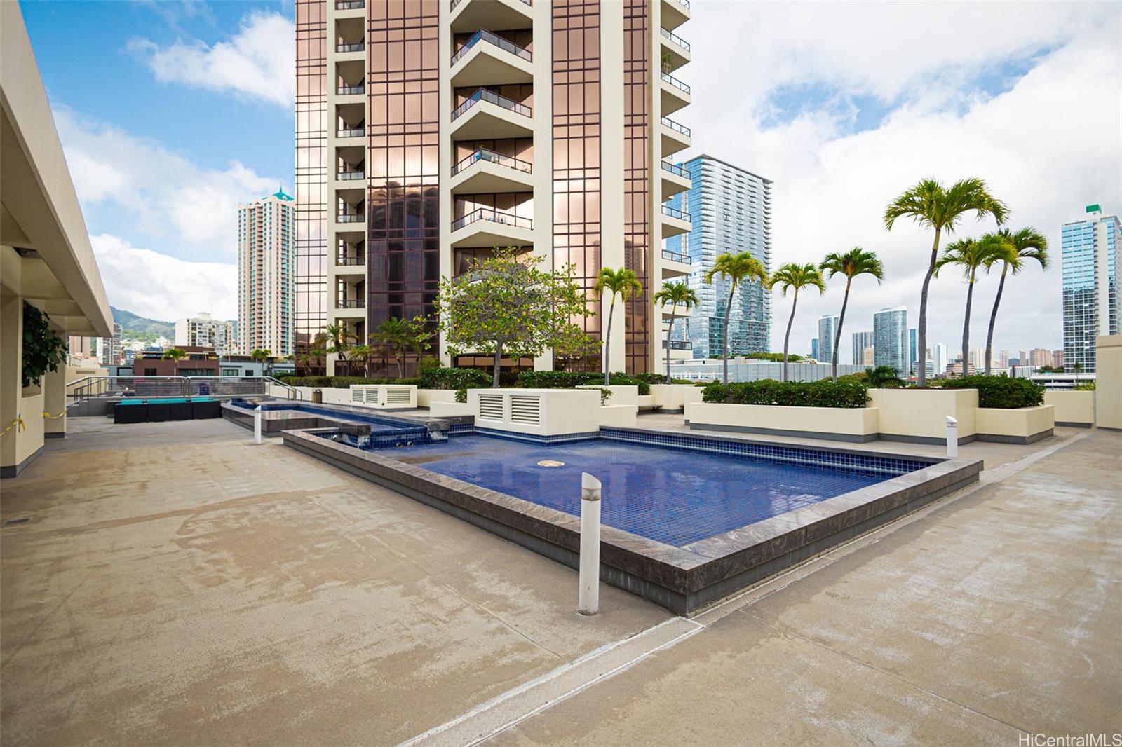 Imperial Plaza condo # 806, Honolulu, Hawaii - photo 18 of 25