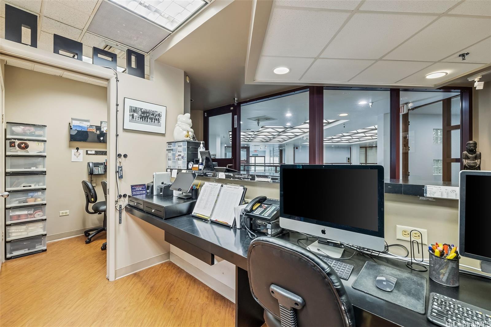 725 Kapiolani Blvd Honolulu Oahu commercial real estate photo6 of 12