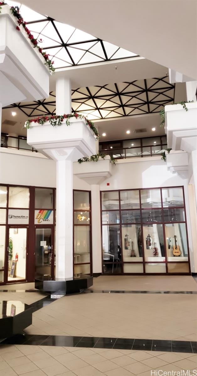 725 Kapiolani Blvd Honolulu Oahu commercial real estate photo3 of 10