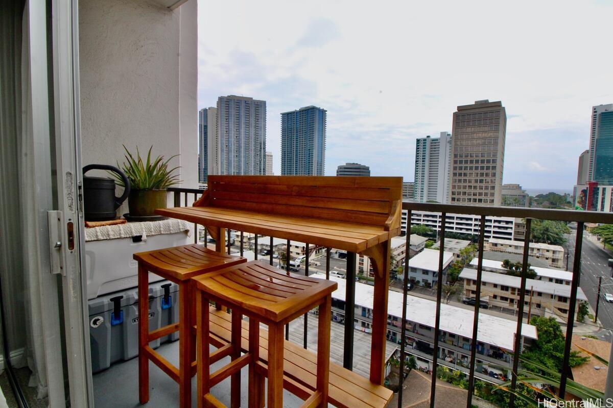 Piikoi Plaza condo # 1106, Honolulu, Hawaii - photo 21 of 25