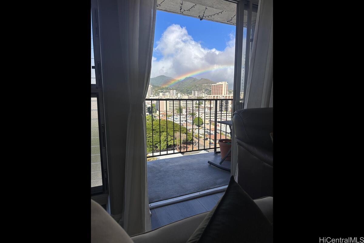 Piikoi Plaza condo # 1106, Honolulu, Hawaii - photo 9 of 25