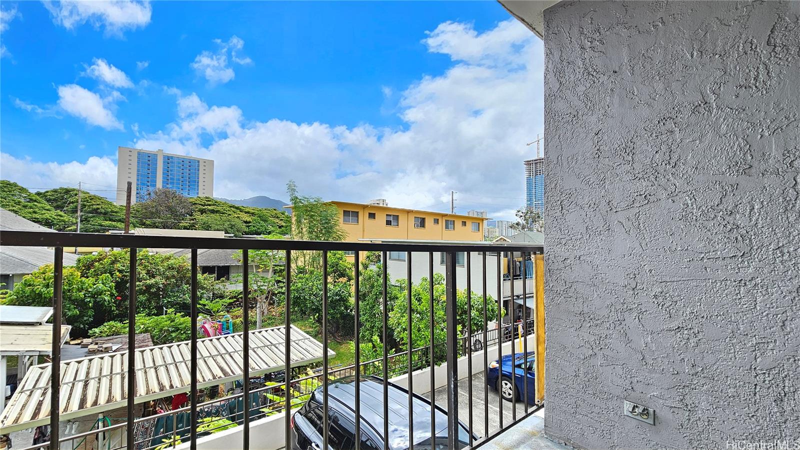 Piikoi Plaza condo # 206, Honolulu, Hawaii - photo 12 of 16