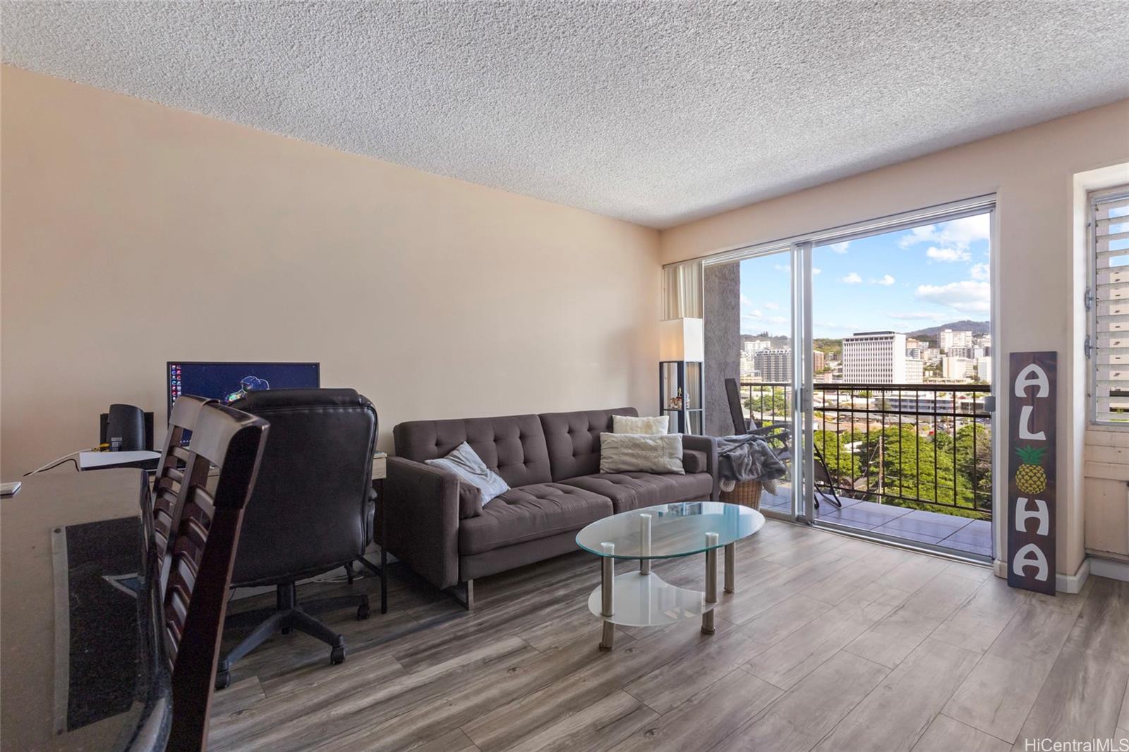 Piikoi Plaza condo # 803, Honolulu, Hawaii - photo 2 of 20