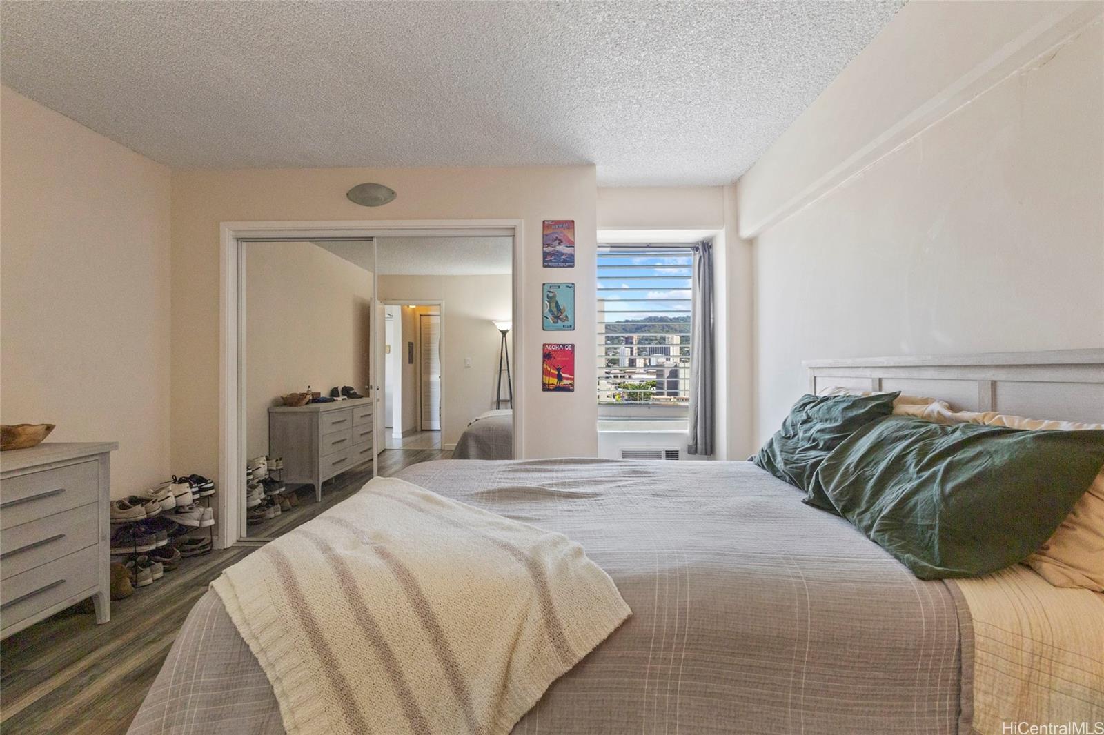 Piikoi Plaza condo # 803, Honolulu, Hawaii - photo 12 of 20