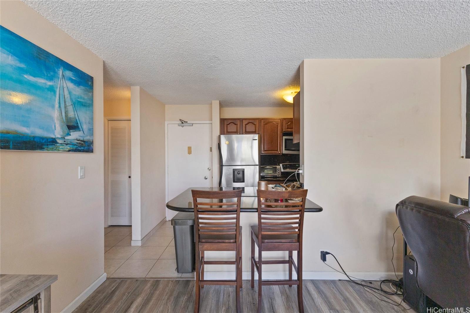 Piikoi Plaza condo # 803, Honolulu, Hawaii - photo 15 of 20