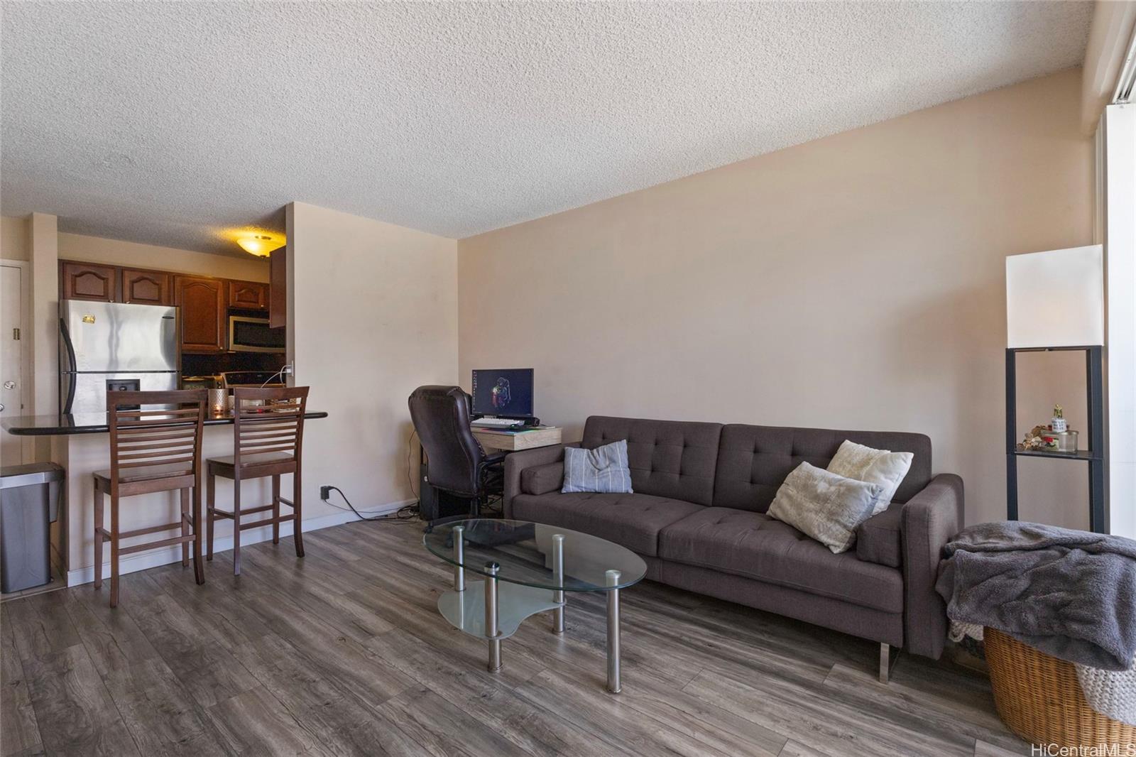 Piikoi Plaza condo # 803, Honolulu, Hawaii - photo 4 of 20