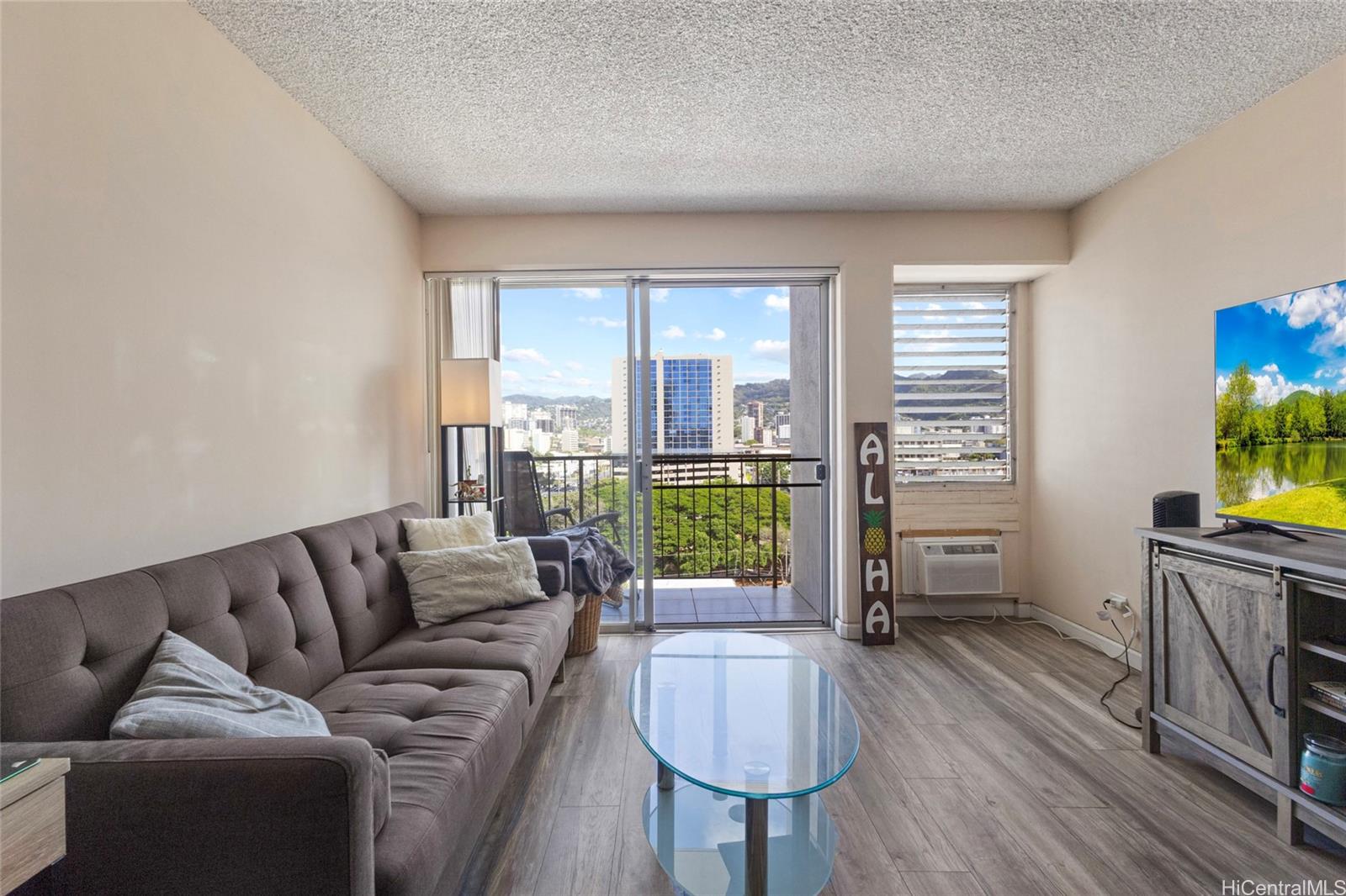 Piikoi Plaza condo # 803, Honolulu, Hawaii - photo 6 of 20