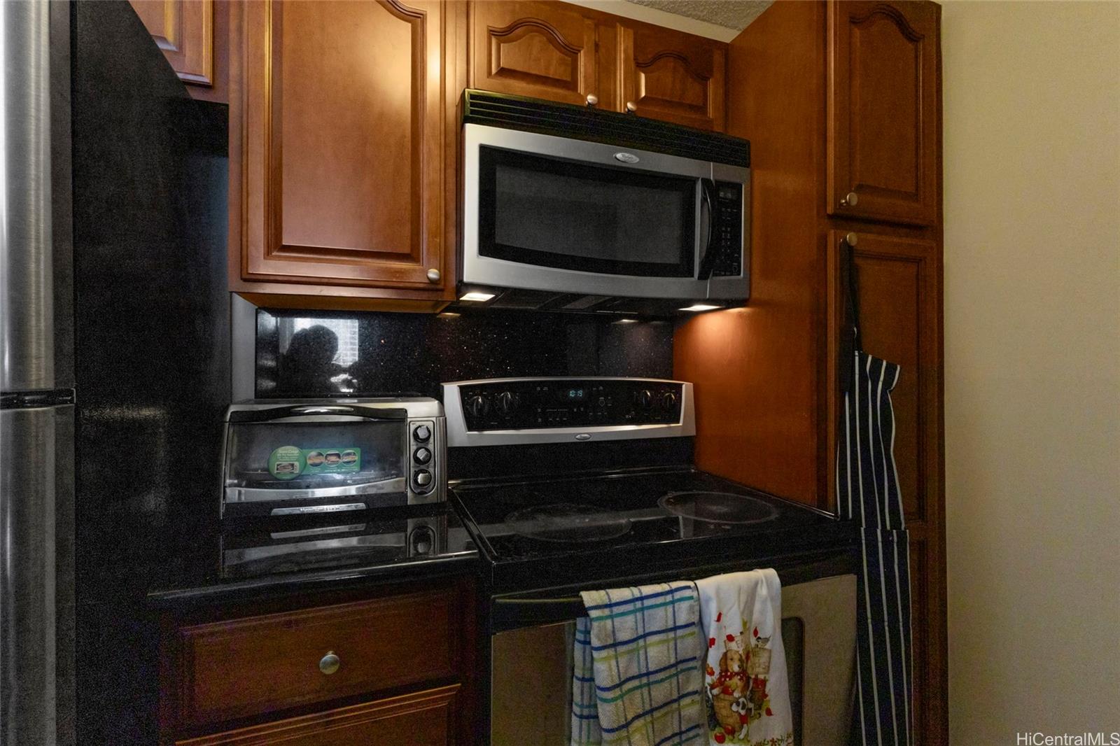 Piikoi Plaza condo # 803, Honolulu, Hawaii - photo 8 of 20