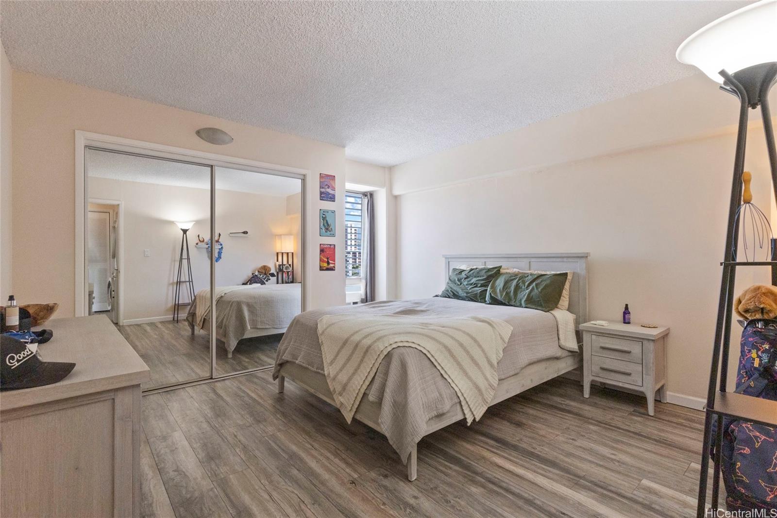 Piikoi Plaza condo # 803, Honolulu, Hawaii - photo 10 of 20