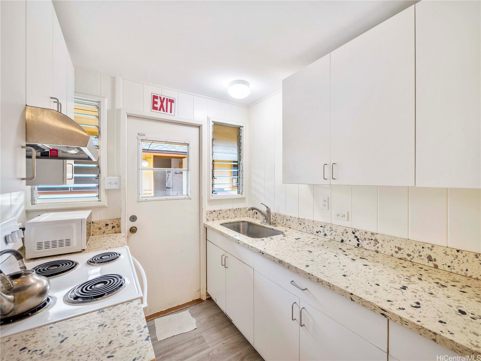 726 Menehune Lane Honolulu - Multi-family - photo 17 of 25