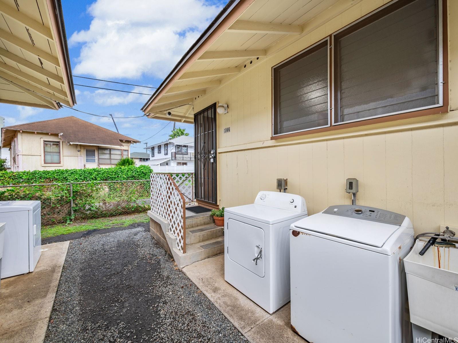 726 Menehune Lane Honolulu - Multi-family - photo 10 of 25