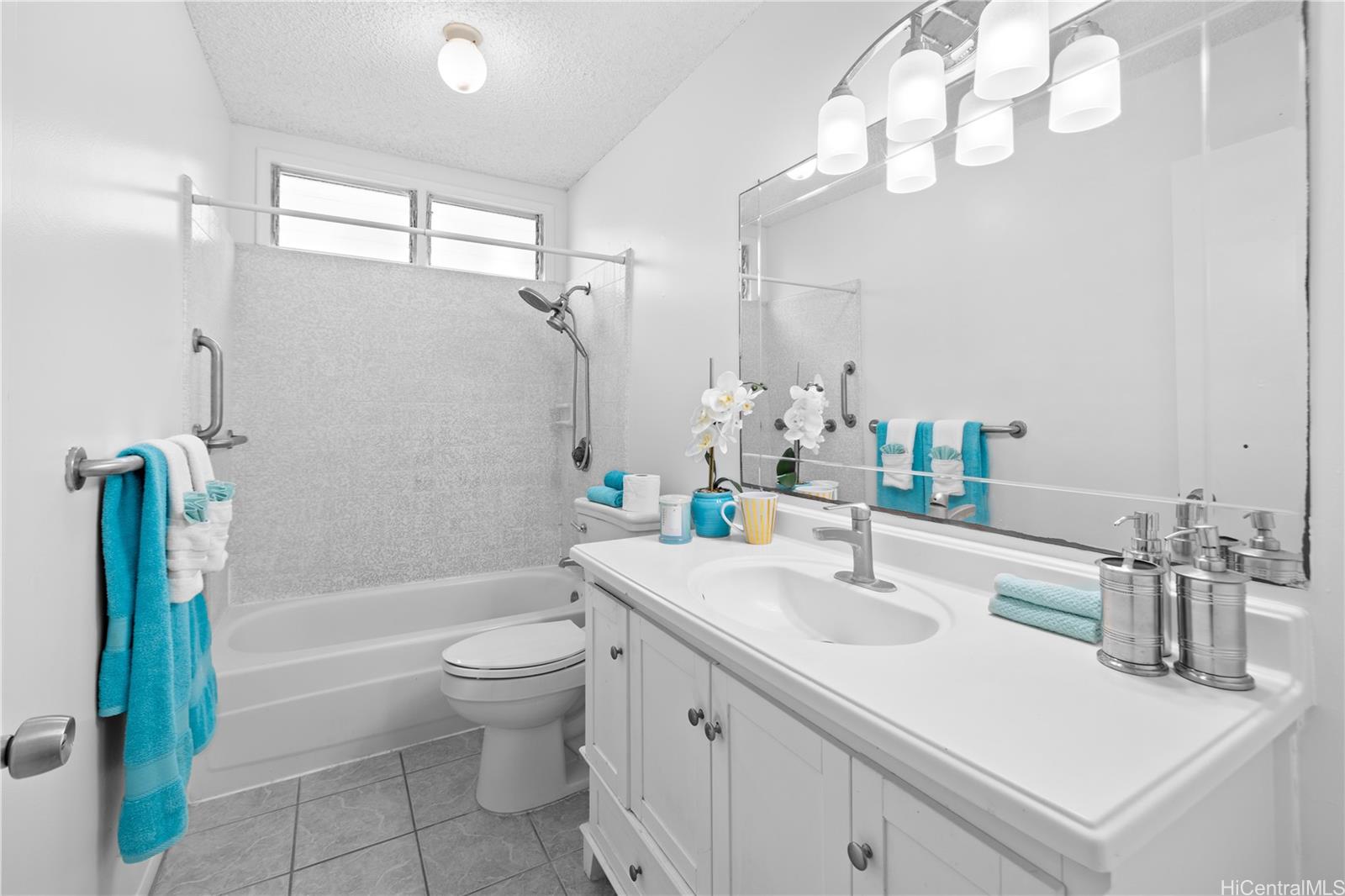 727  Hahaione Street Hahaione-lower, Hawaii Kai home - photo 16 of 19
