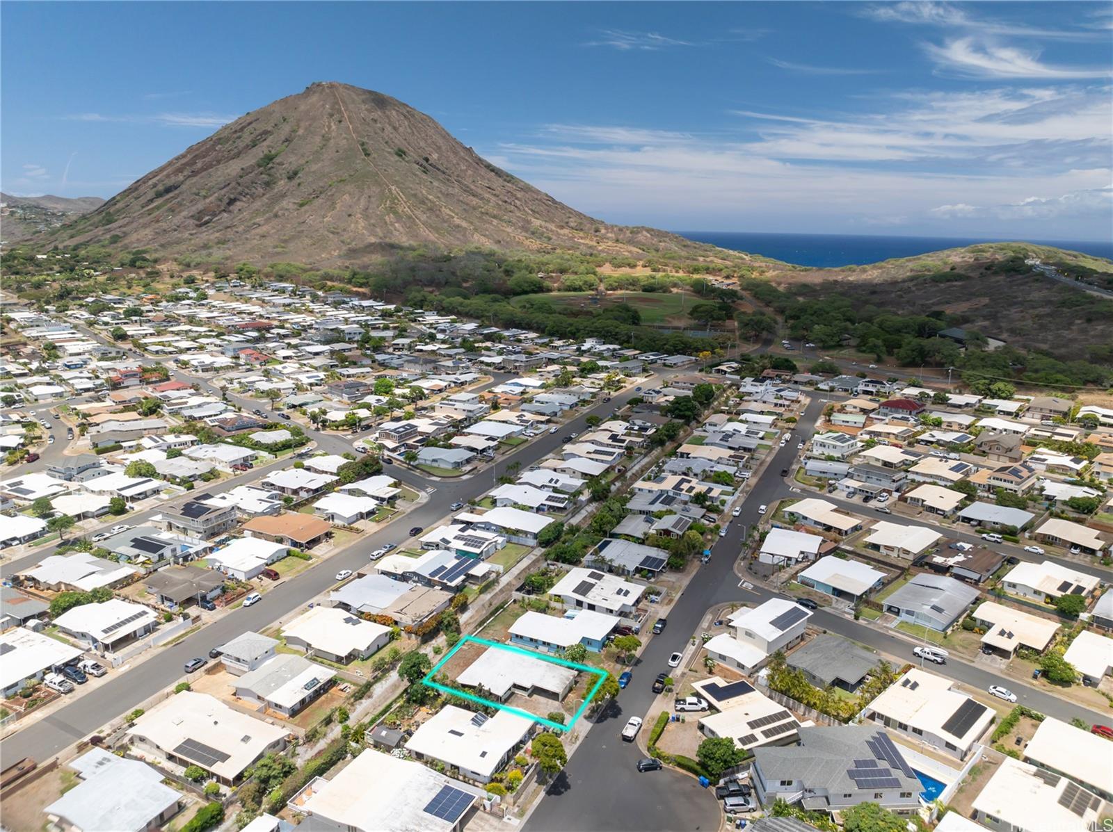 7272  Kauhako Street Koko Head Terrace, Hawaii Kai home - photo 2 of 13