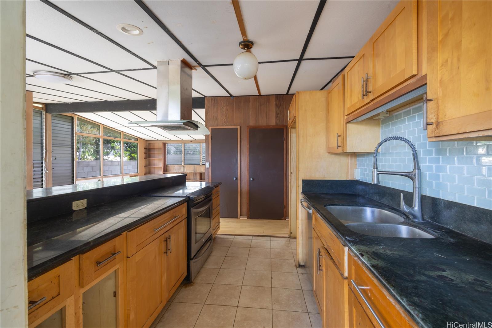 7272  Kauhako Street Koko Head Terrace, Hawaii Kai home - photo 6 of 13