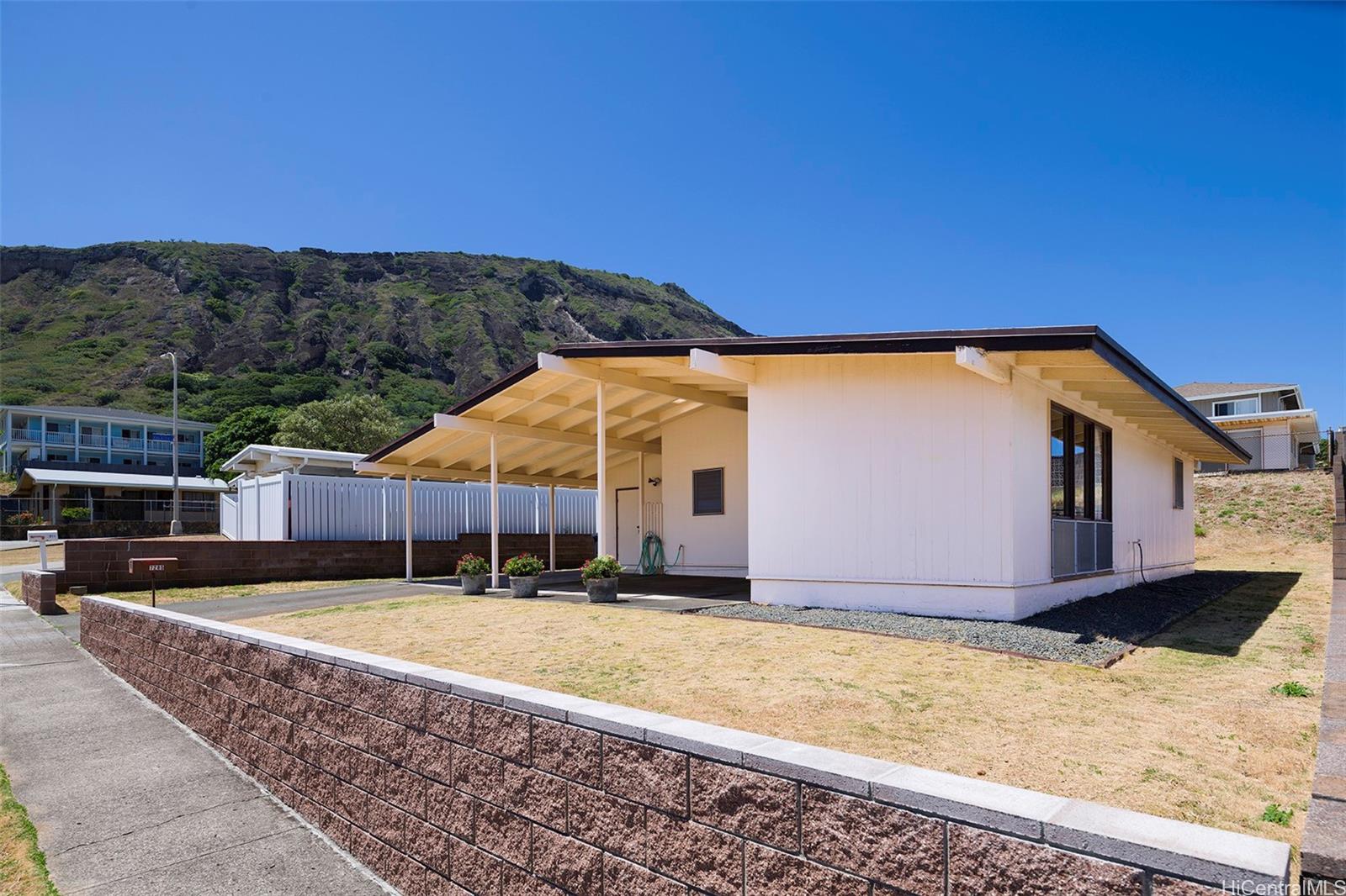 7285  Nuulolo Street Koko Head Terrace, Hawaii Kai home - photo 2 of 10