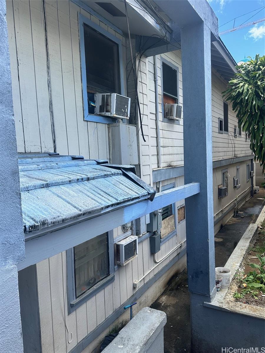 729 Kinau Street Honolulu - Multi-family - photo 5 of 6