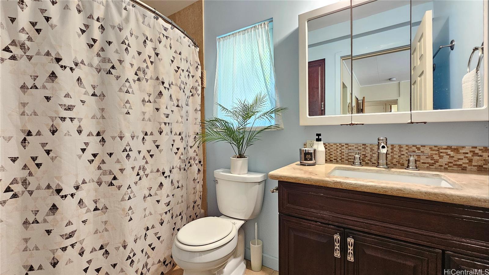 730  Ahuwale Street Aina Haina Area, Diamond Head home - photo 17 of 22