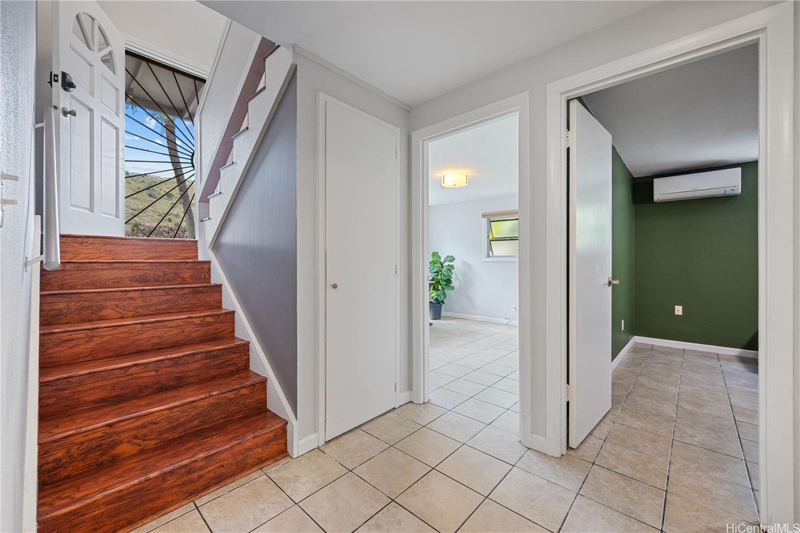 730  Ainapo Street Hahaione-lower, Hawaii Kai home - photo 15 of 25