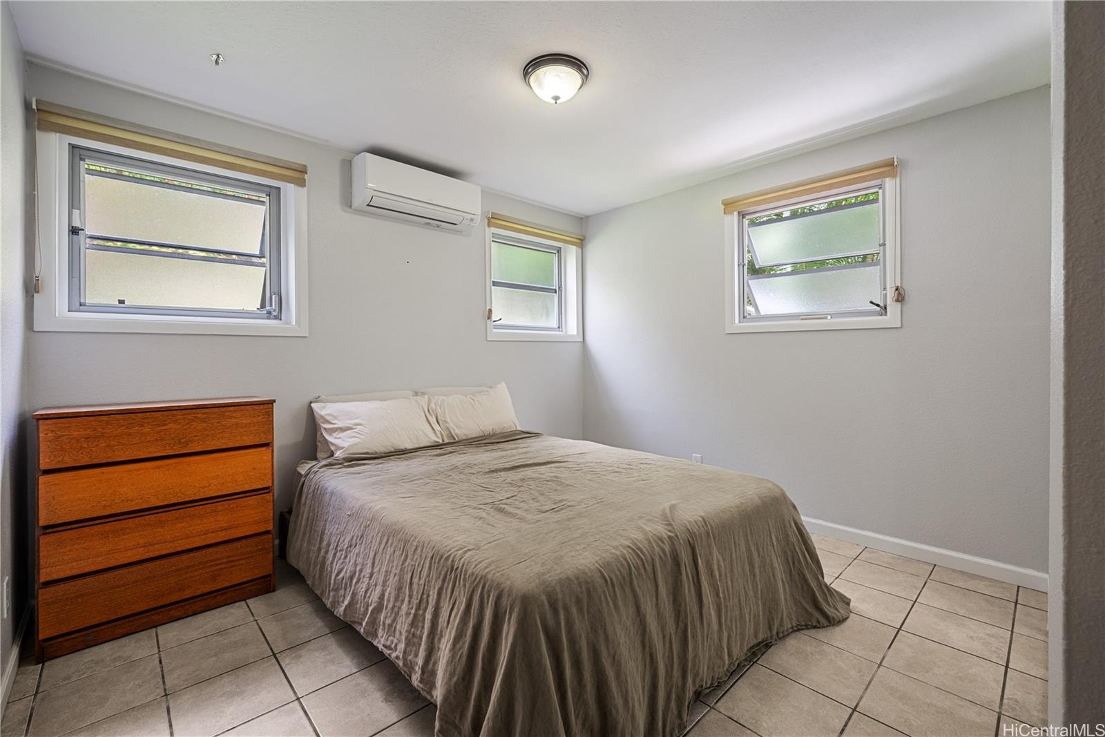 730  Ainapo Street Hahaione-lower, Hawaii Kai home - photo 18 of 25