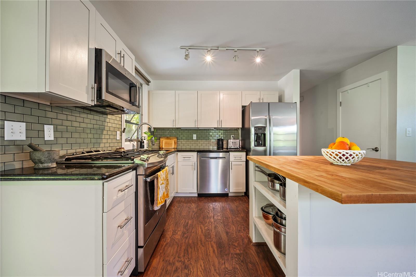 730  Ainapo Street Hahaione-lower, Hawaii Kai home - photo 6 of 25