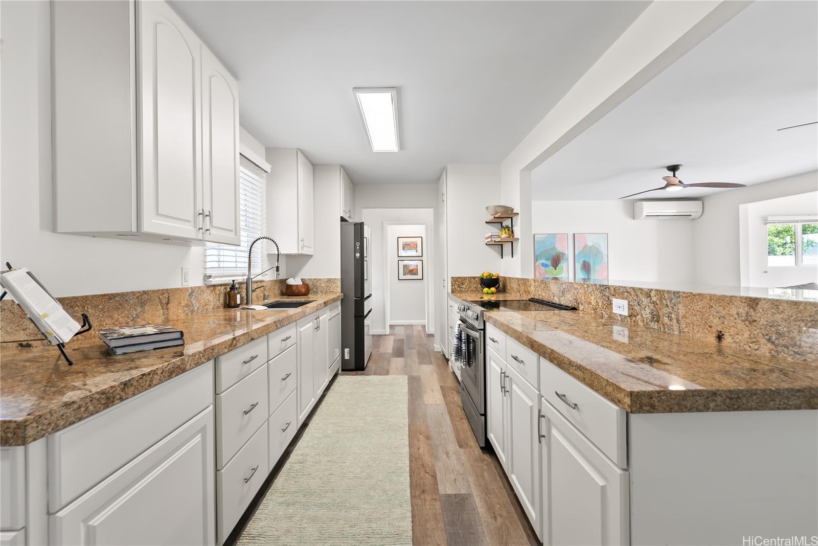 730  Kumukahi Place Spinnaker Isle, Hawaii Kai home - photo 5 of 24