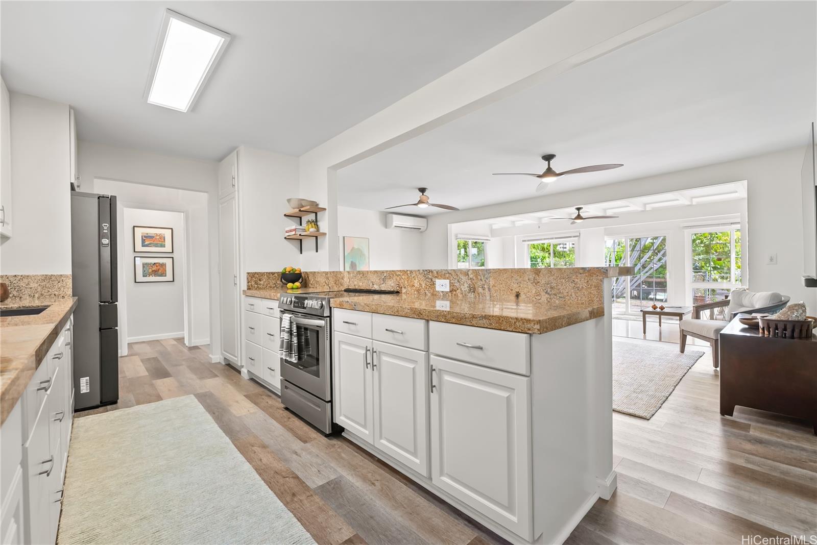 730  Kumukahi Place Spinnaker Isle, Hawaii Kai home - photo 8 of 24