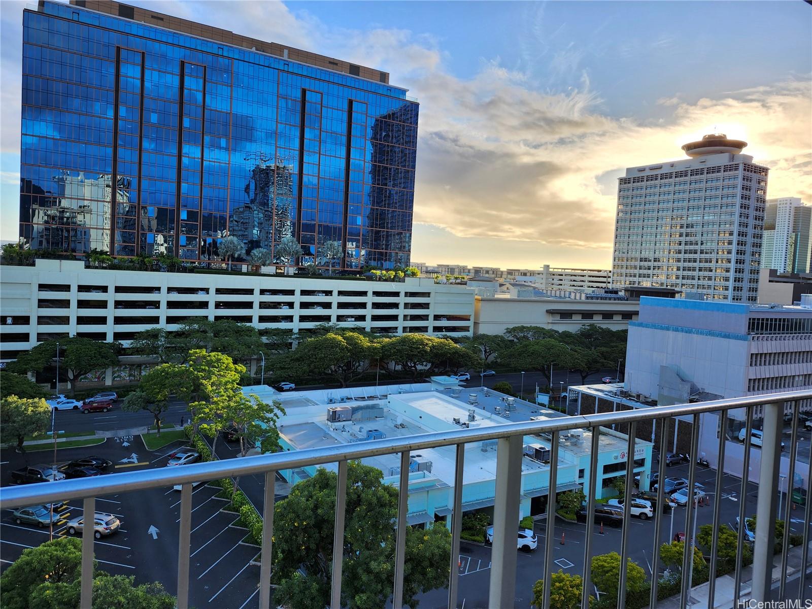 Coty Tower condo # 1004, Honolulu, Hawaii - photo 10 of 13