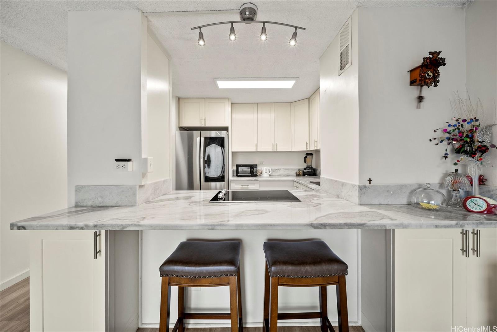 Coty Tower condo # 402, Honolulu, Hawaii - photo 14 of 14