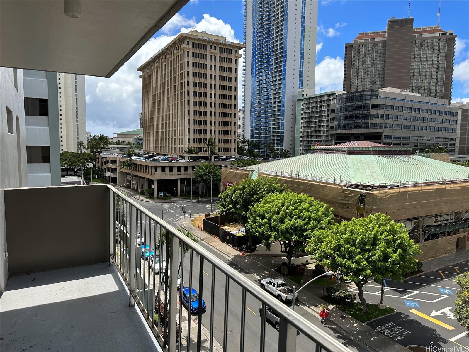 Coty Tower condo # 703, Honolulu, Hawaii - photo 5 of 10