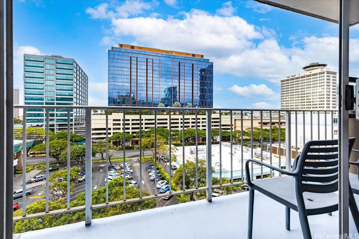 Coty Tower condo # 904, Honolulu, Hawaii - photo 6 of 25