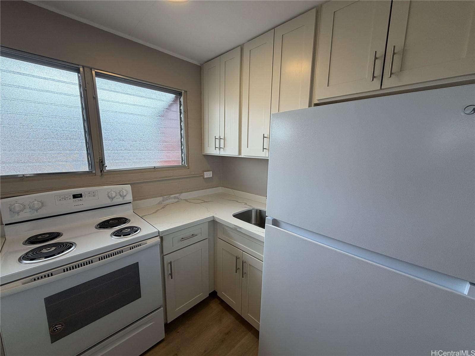 733 Coolidge St Honolulu - Rental - photo 3 of 6