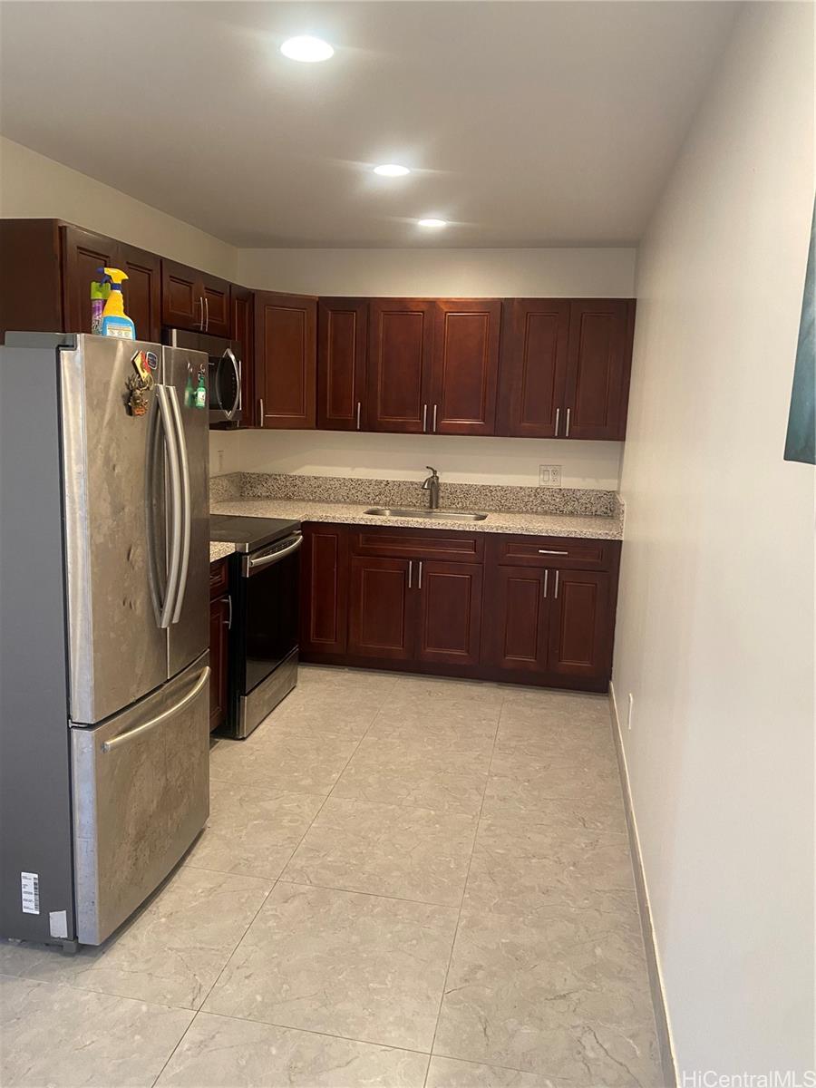 734 8th Ave Honolulu - Rental - photo 2 of 11