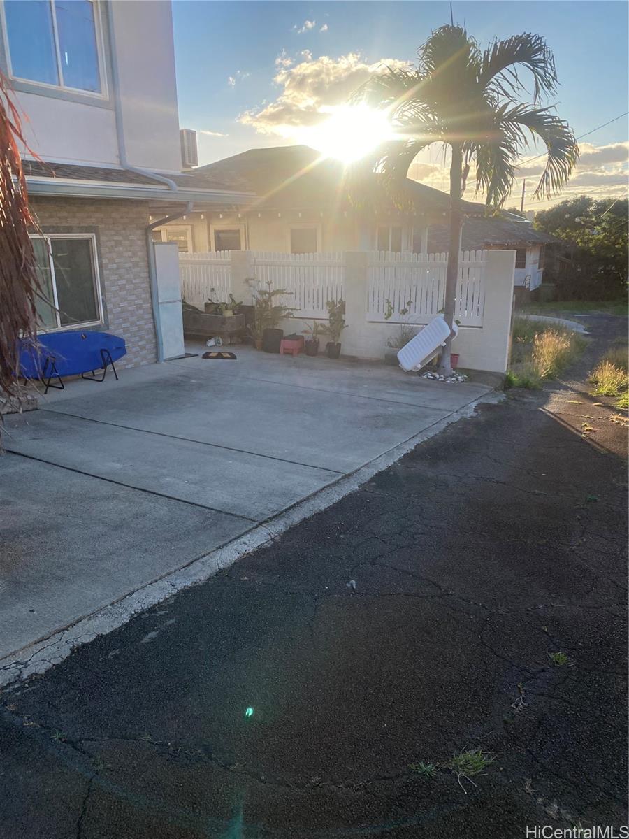 734 8th Ave Honolulu - Rental - photo 10 of 11