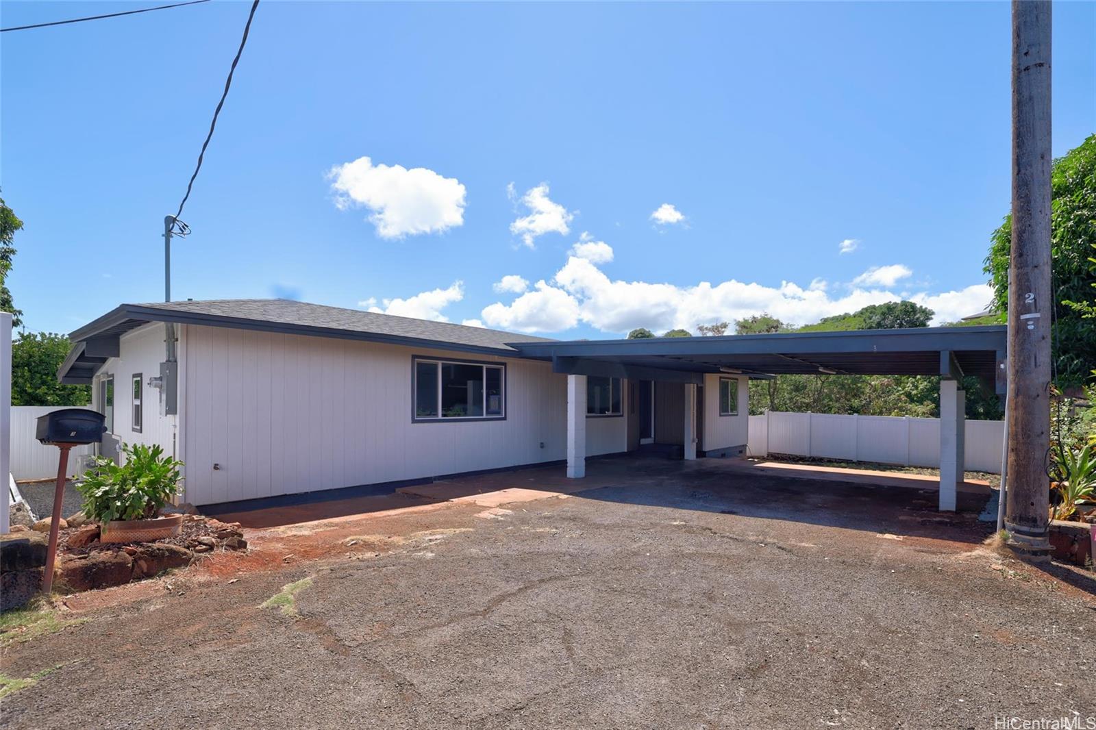 735  Hoomalu St Pearl City-upper, PearlCity home - photo 22 of 25