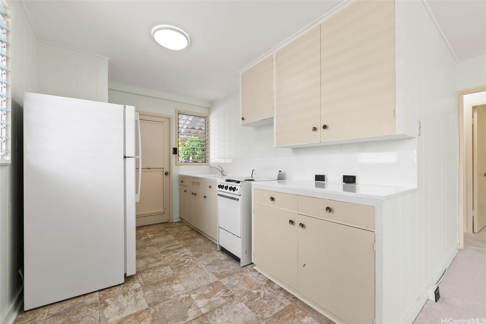 735 Lukepane Ave Honolulu - Multi-family - photo 9 of 15