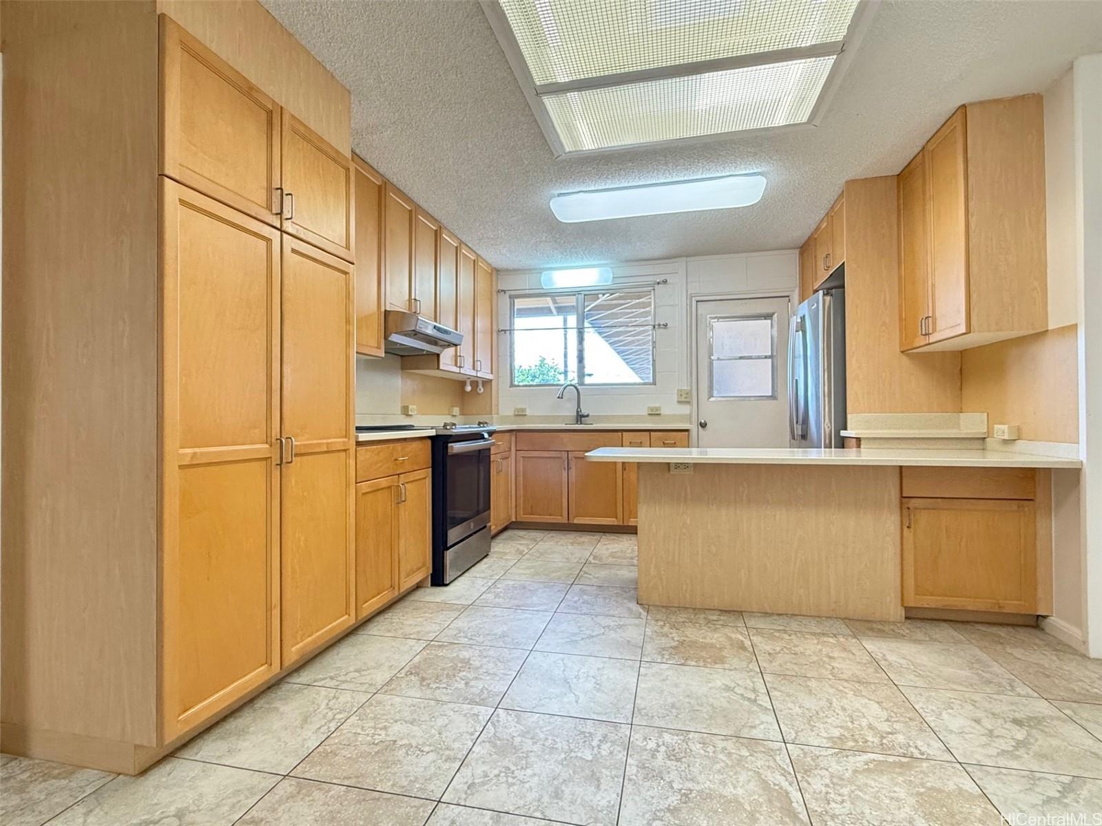 736  Puu Hina Place Pearl City-upper, PearlCity home - photo 2 of 24