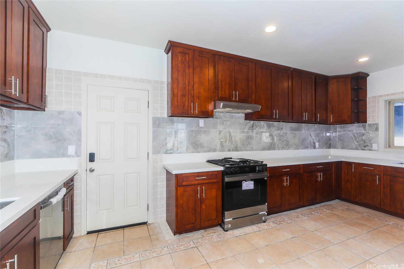 736  Ulili Street Kahala Area, Diamond Head home - photo 9 of 25