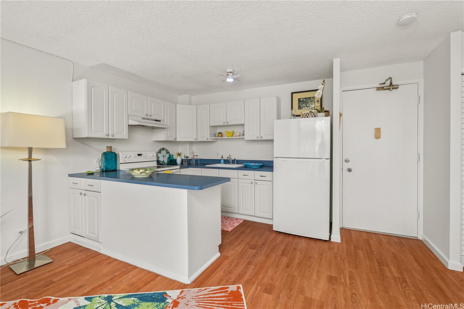 Summer Villa condo # 602, Honolulu, Hawaii - photo 7 of 25