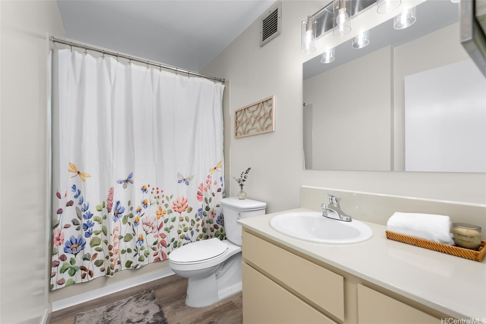 Summer Villa condo # 703, Honolulu, Hawaii - photo 11 of 19